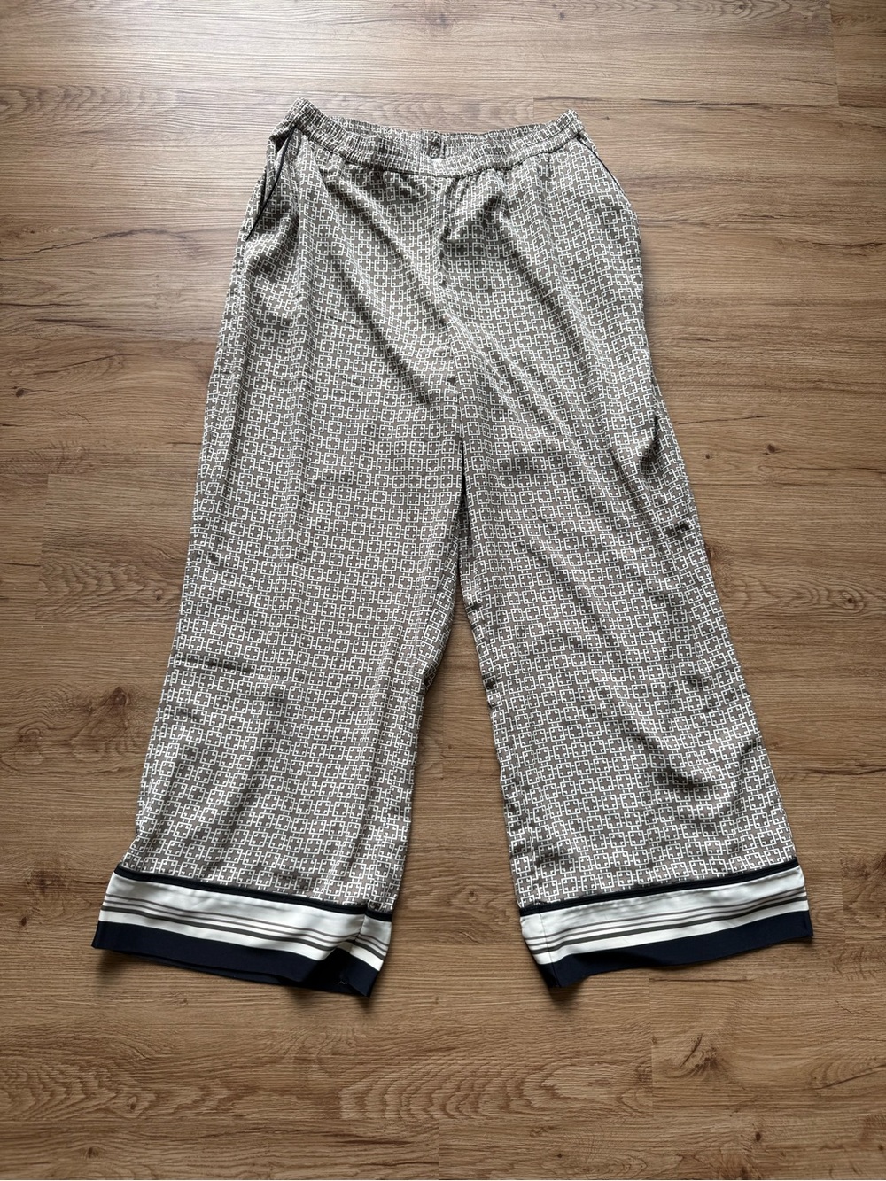 Abercrombie & Fitch Brown and Cream Geometric Elastic Waist Pants